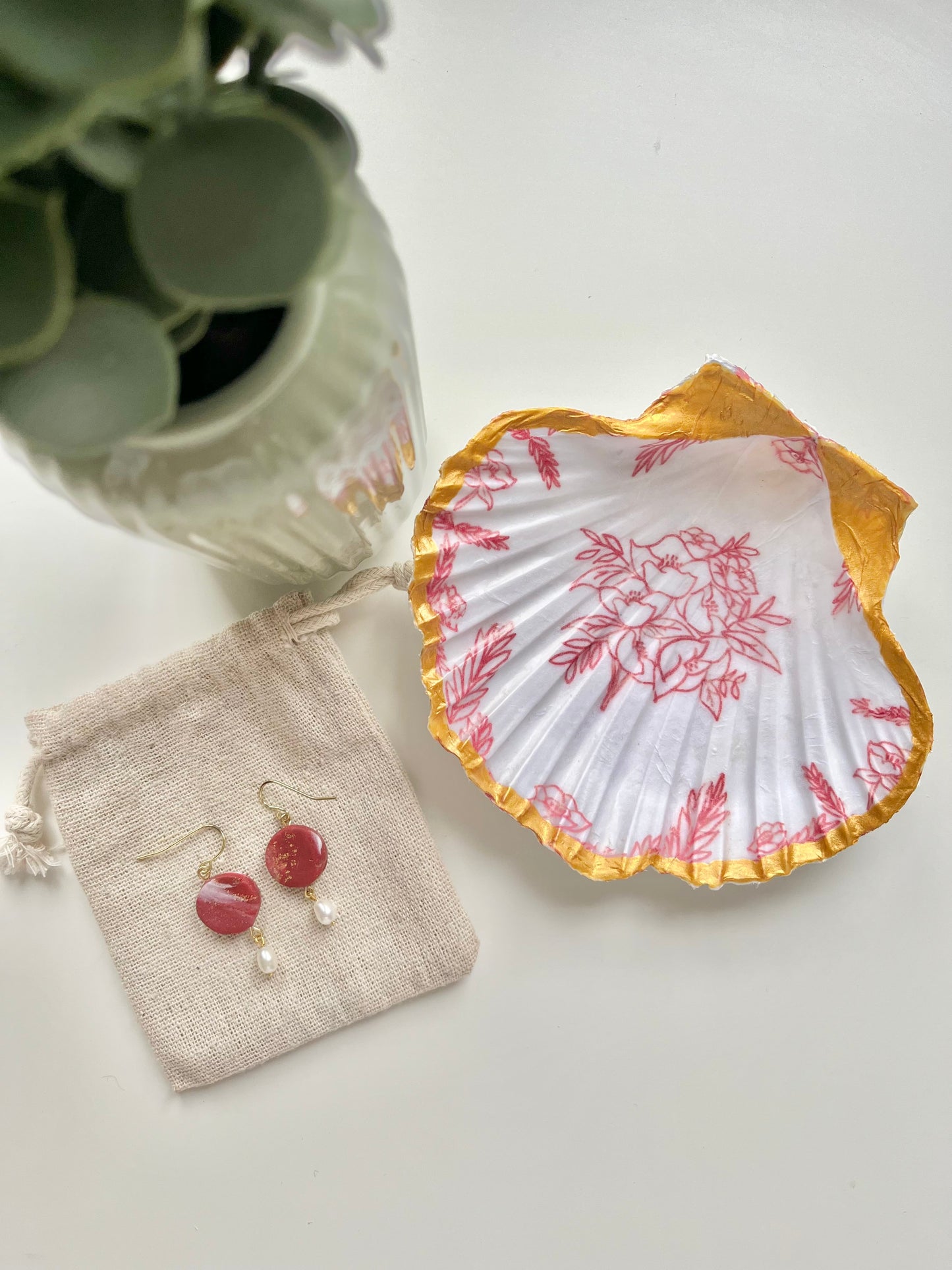 Handcrafted Floral Shell Jewellery Dish