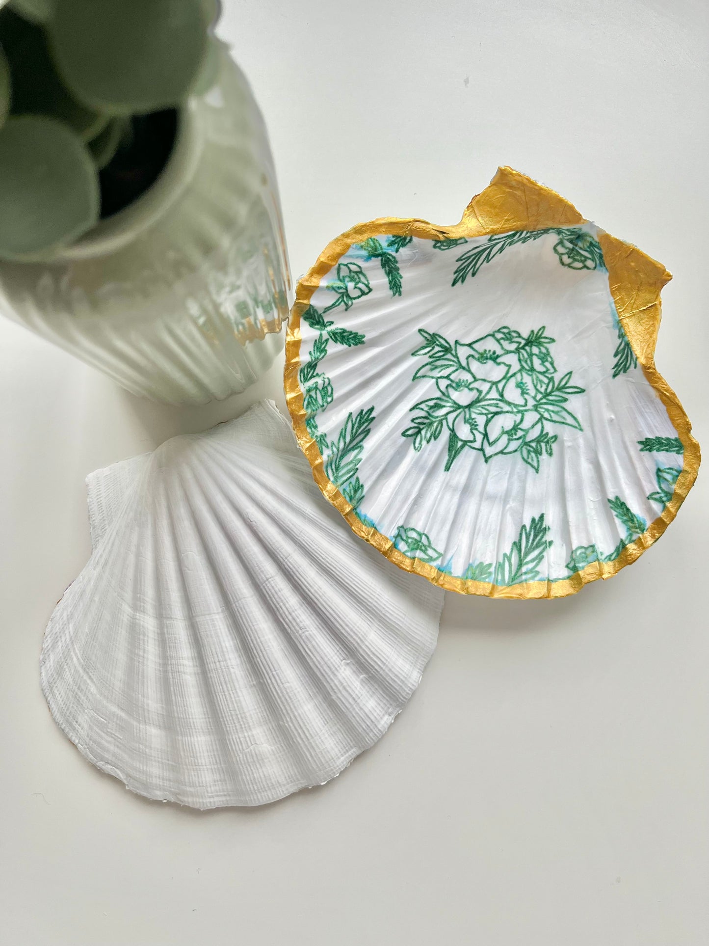 Handcrafted Floral Shell Jewellery Dish